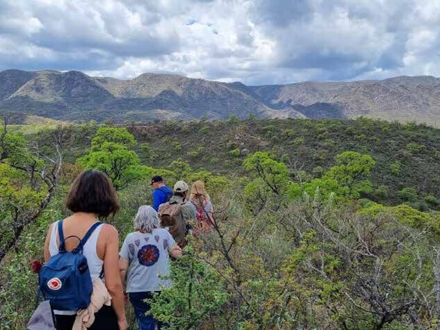 Caminatas por los cerros que rodean el lugar.